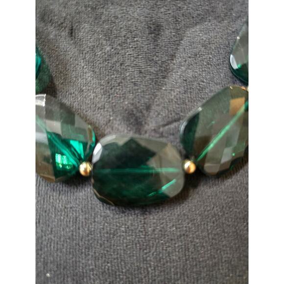 Women's Emerald Green Faceted Bead Necklace with Gold Chain and Lobster Clasp - Picture 2 of 4